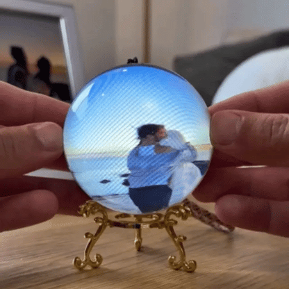 DIGITAL MEMORY CRYSTAL BALL™